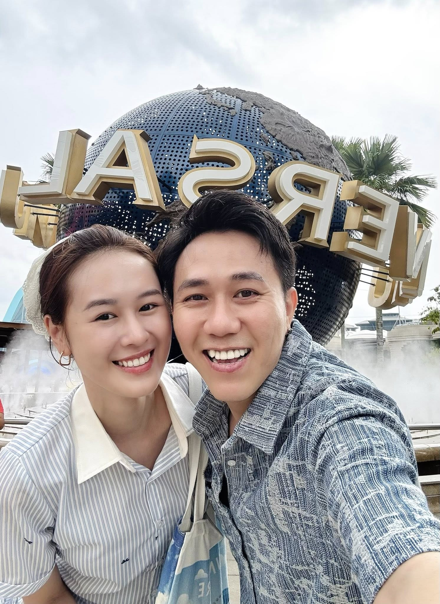 Vợ kém 12 tuổi của Anh Đức gây bàn tán với nhan sắc mặt mộc