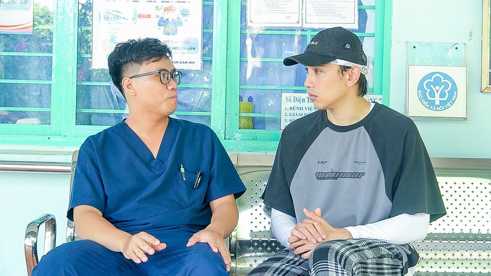 Lý do Thuận Nguyễn bất ngờ xuất hiện tại Bệnh viện Phục Hồi Chức Năng TPHCM