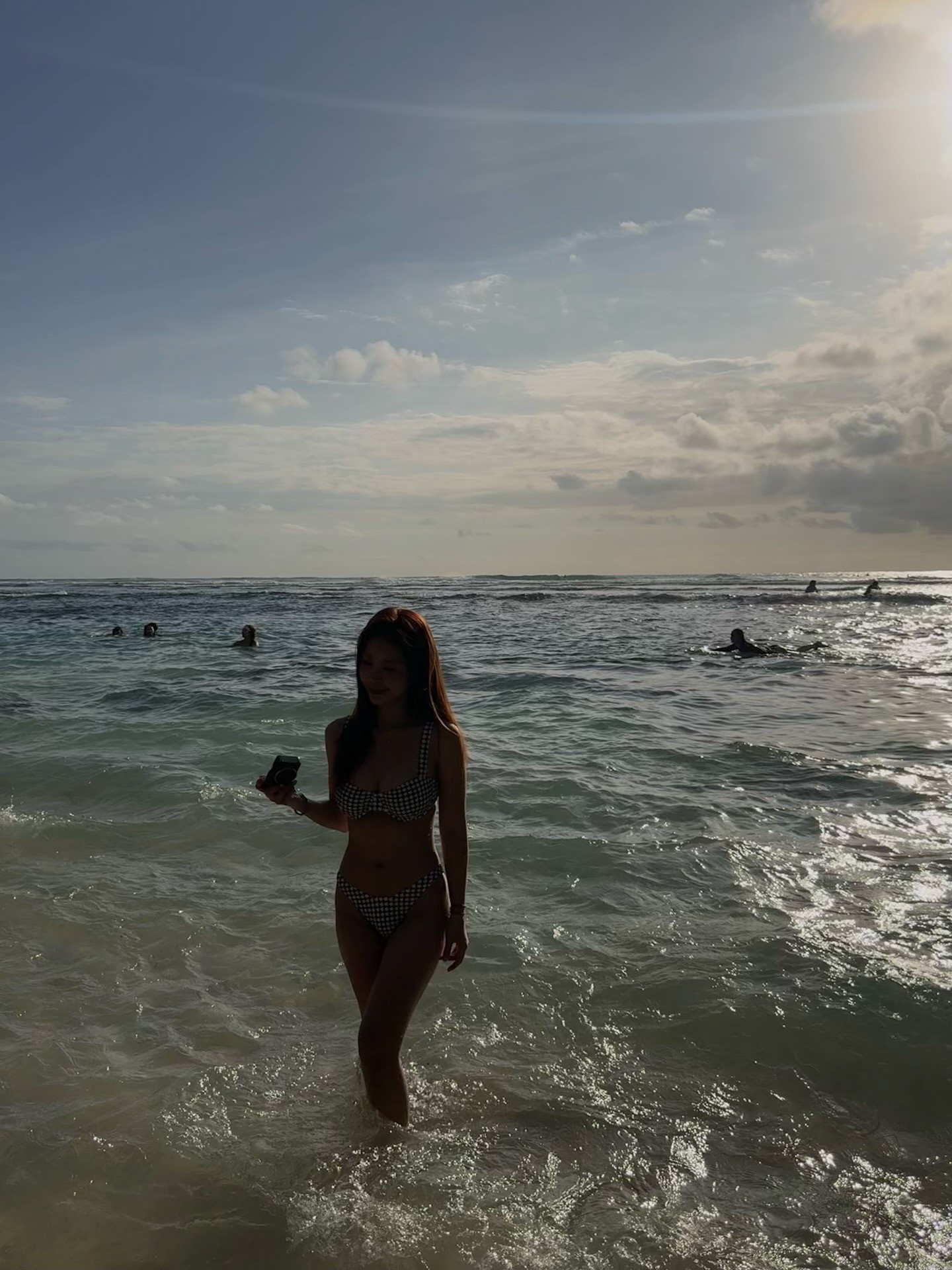 Hotgirl đình đám Hà Thành khoe sắc vóc nóng bỏng sau khi nâng ngực