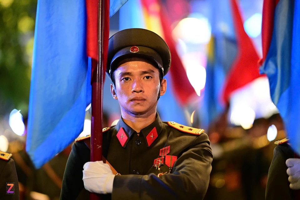 Rò rì clip về hành động lạ của chiến sĩ Lê Hoàng Hiệp tại ga Sài Gòn gây xôn xao