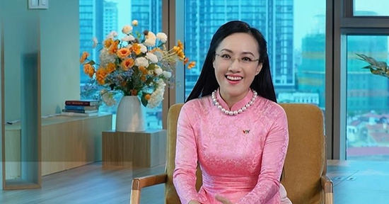 BTV Hoài Anh VTV rưng rưng nhớ bản tin Thời sự 19h