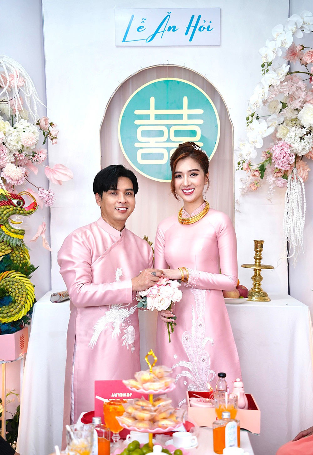 Lộ thiệp cưới của Hồ Quang Hiếu và bà xã một chi tiết gây tranh cãi