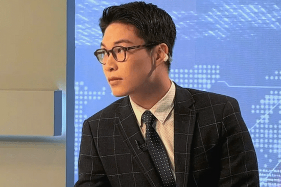 MC sinh năm 1996 gây sốt bởi màn phát âm tiếng Anh trên Vietnam Today: IELTS 9.0 thì cũng cũng ha!