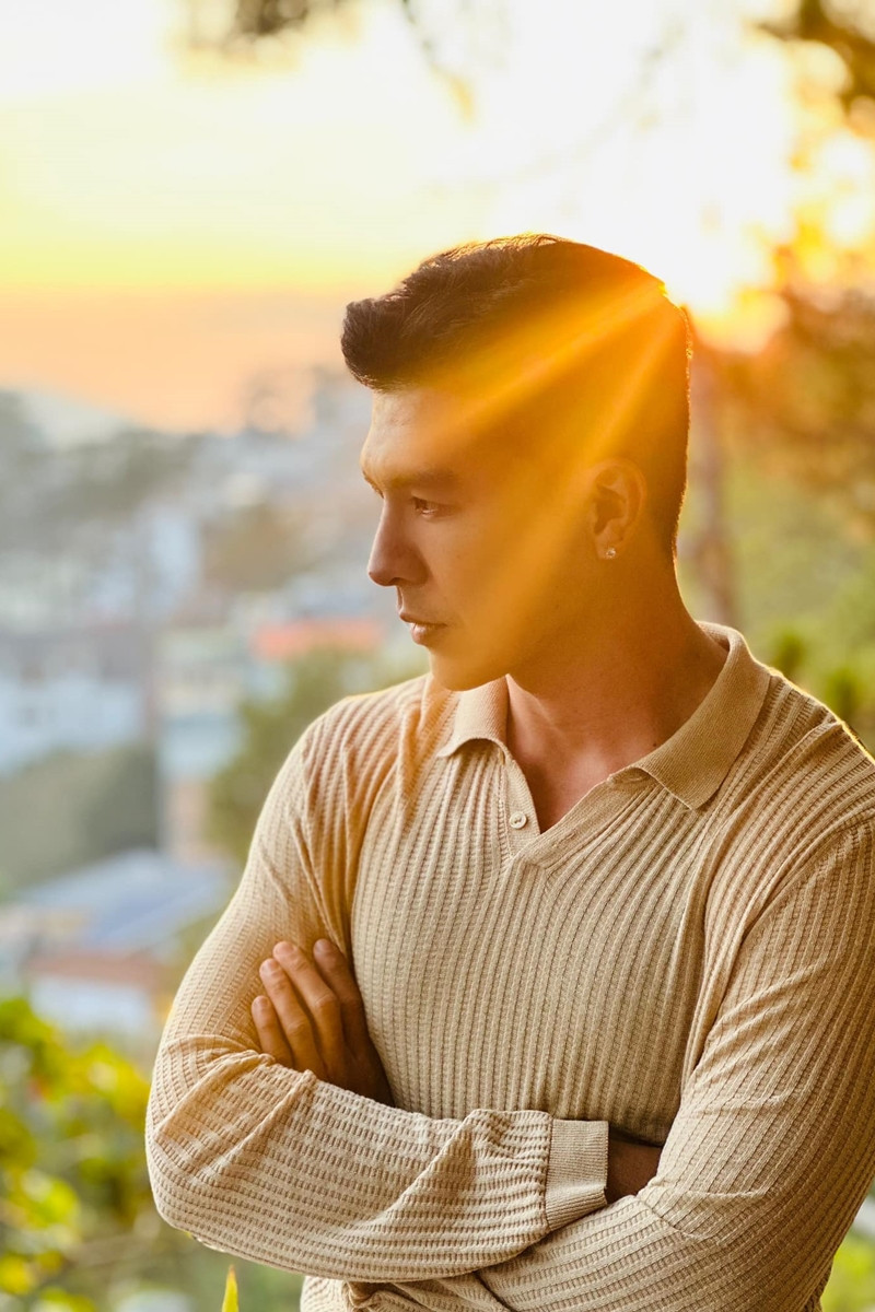 Mỹ nam hot nhất Mưa Đỏ bị nghi phẫu thuật thẩm mỹ để có visual đẹp như Lee Min Ho