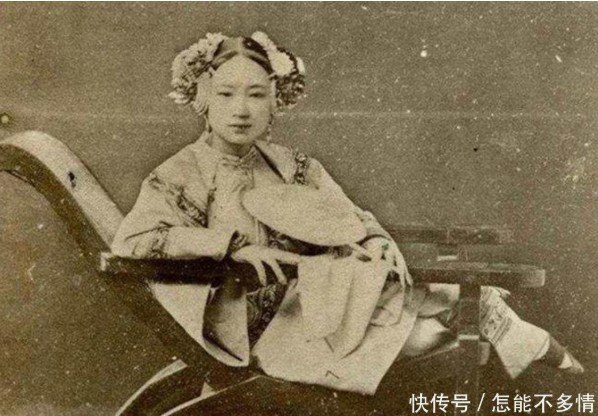 4 ảnh hiếm hé lộ nhan sắc thật của những người phụ nữ cuối thời nhà Thanh: - Ảnh 4.