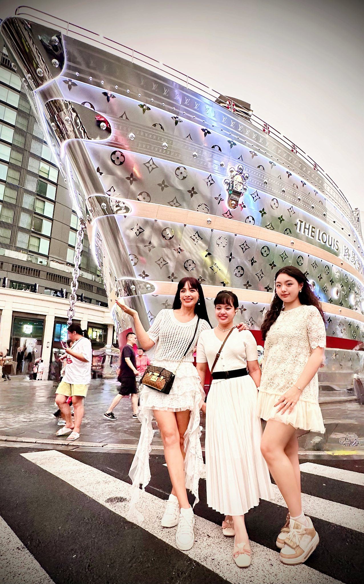 Ái nữ nhà Thúy Hạnh từng nặng 64kg nay trổ được gọi là tiểu Kim Tae Hee