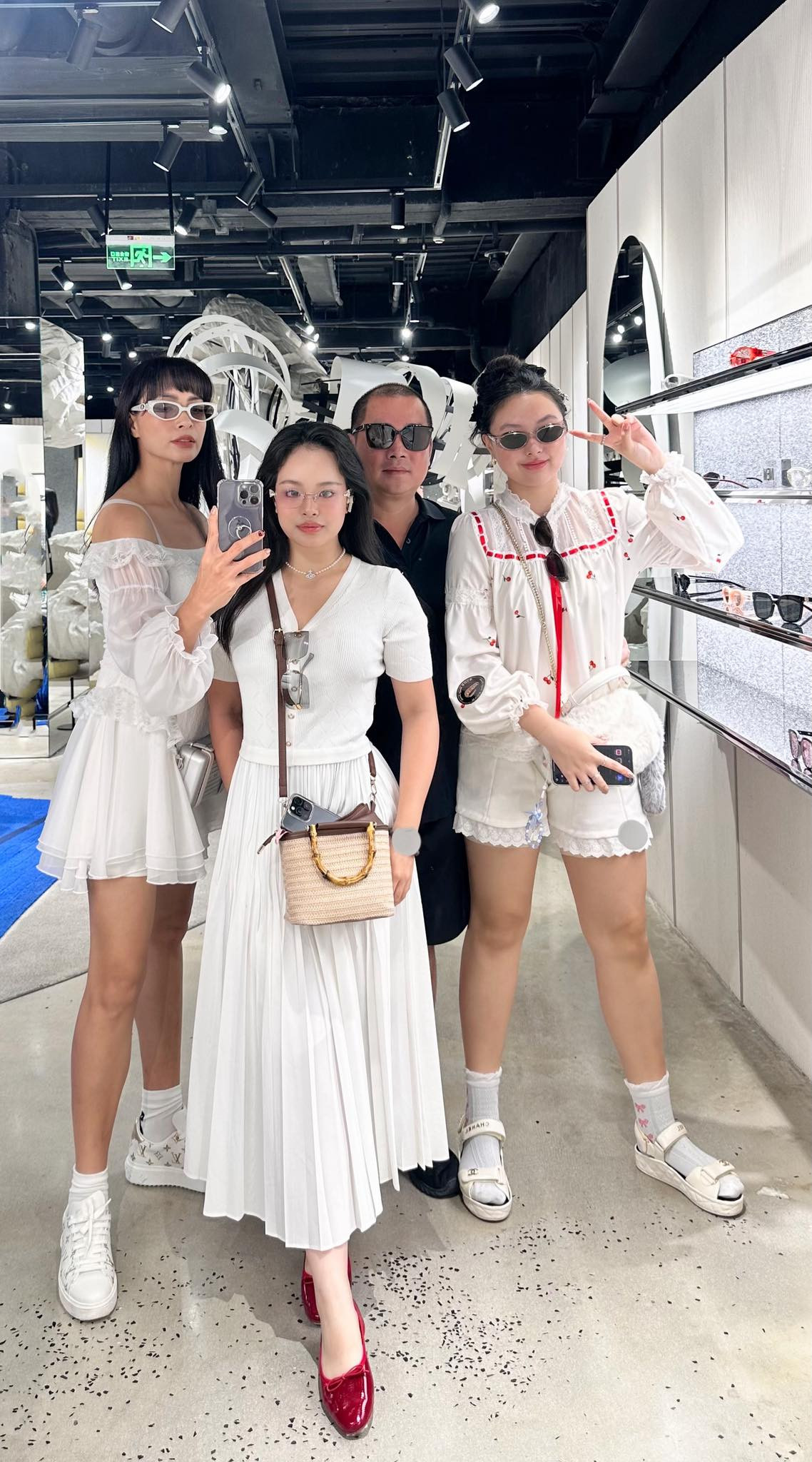 Ái nữ nhà Thúy Hạnh từng nặng 64kg nay trổ được gọi là tiểu Kim Tae Hee