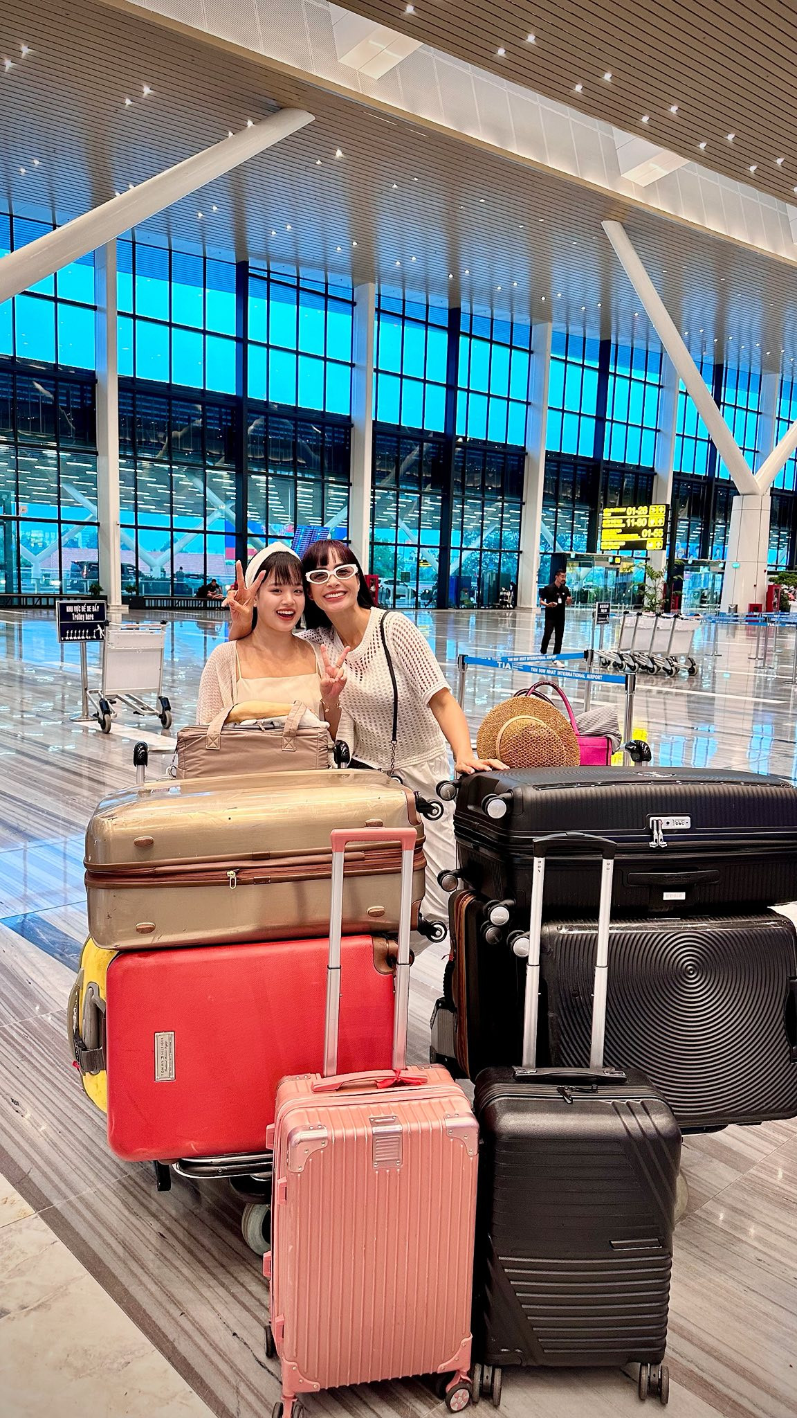 Ái nữ nhà Thúy Hạnh từng nặng 64kg nay trổ được gọi là tiểu Kim Tae Hee