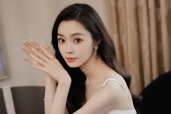 Gây chú ý sau 'Dữ Tấn Trường An', Tống Dật đáp trả nghi vấn 'dao kéo'