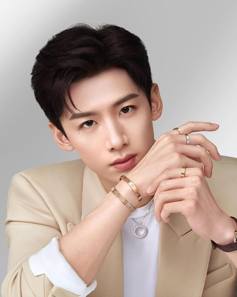 Một cặp đôi đình đám Cbiz vướng tin chia tay cư dân mạng rần rần ủng hộ