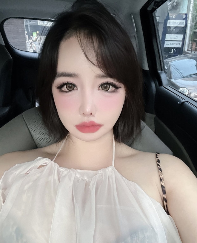 Nhận không ra Park Bom 2NE1 sau thời gian tạm ngừng hoạt động