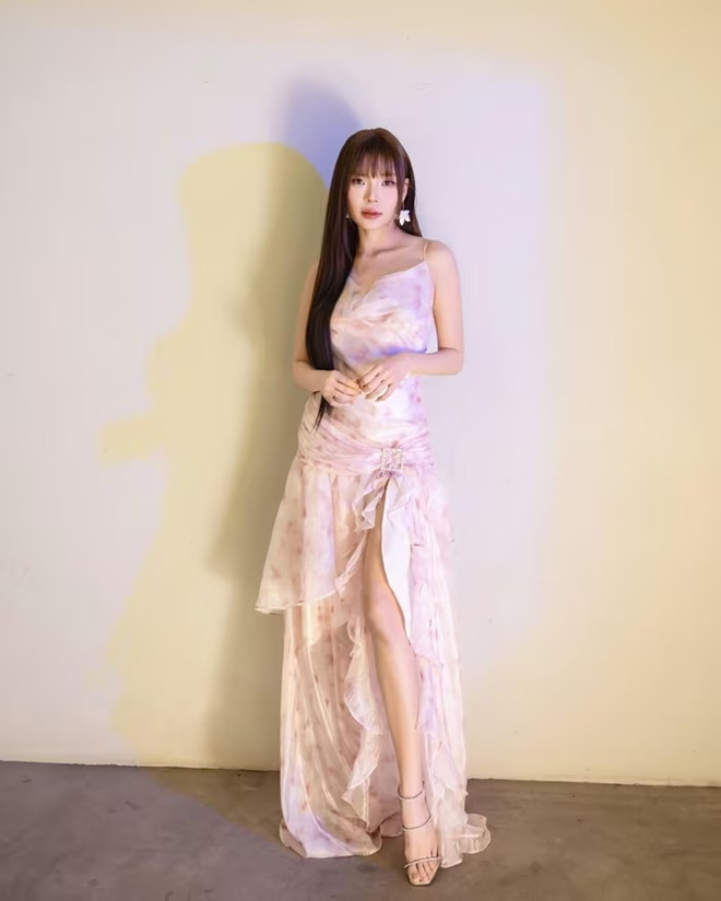 Thúy Diễm 39 tuổi vẫn trẻ đẹp như nữ sinh