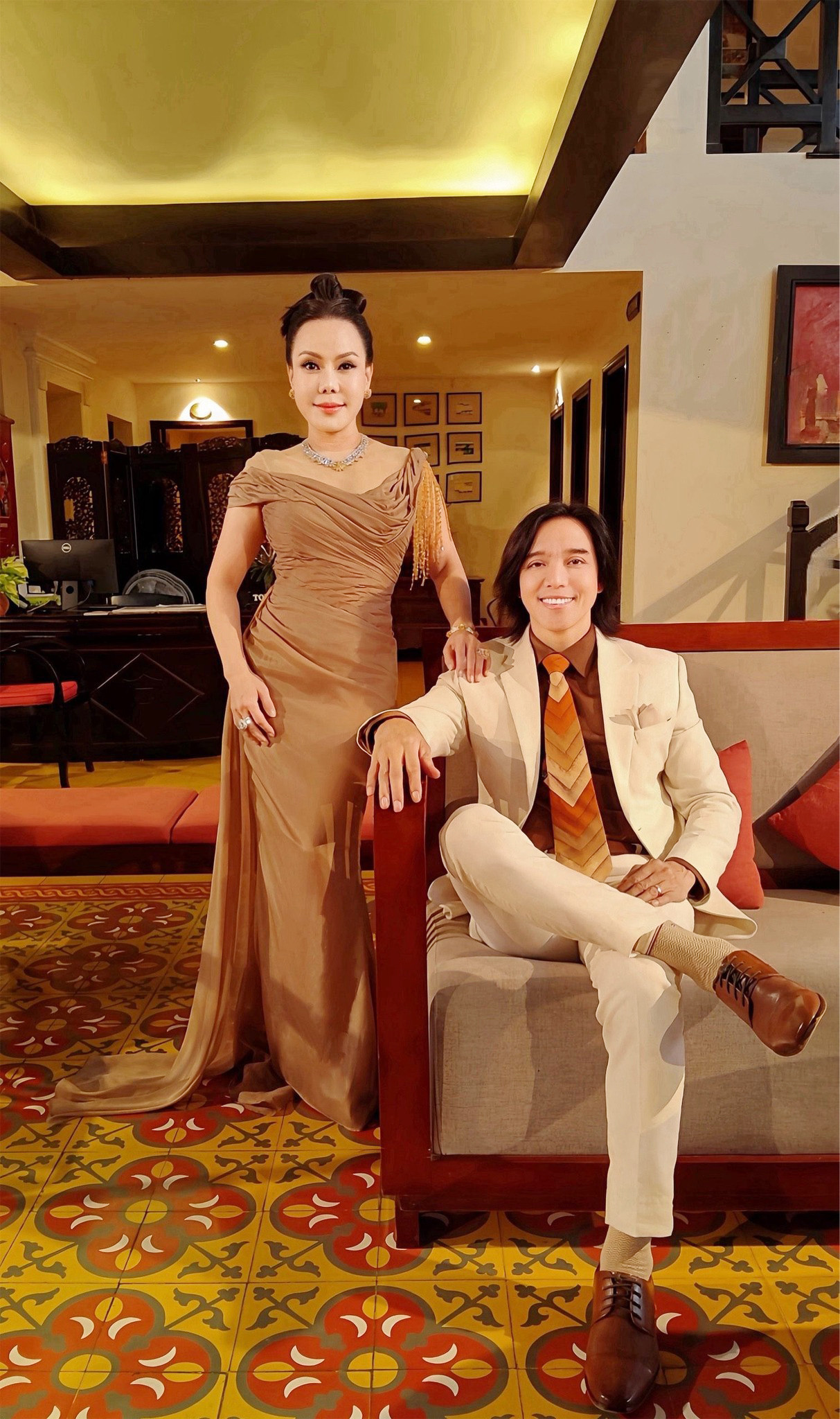 Diện mạo lạ gây bất ngờ của nghệ sĩ Việt Hương - Ảnh 3.