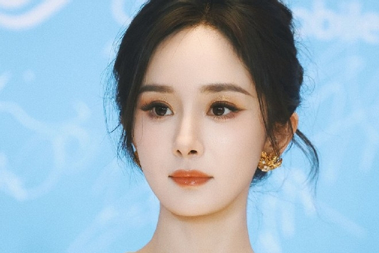 Dương Mịch gây tranh cãi vì gương mặt sưng phù, nghi vấn can thiệp thẩm mỹ