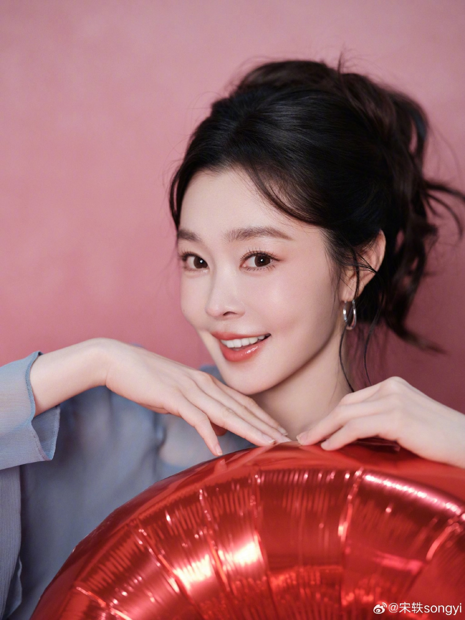 Kể từ ngày mai, Chủ Nhật 11/1/2026, Thần Tài trải chiếu lộc, 3 con giáp sự nghiệp hanh thông như 'cá chép hóa rồng', đếm tiền không xuể, tiêu hoài không hết - Ảnh 1