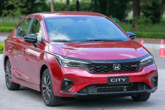 Nhiều mẫu xe bán chạy bất ngờ giảm ưu đãi, khách hàng hụt hẫng