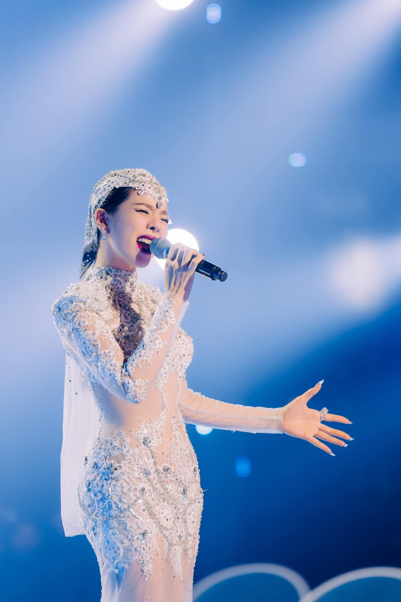 Mắng Anti-Fan Bất Chấp Và Văng Tục Trên Mạng, Lệ Quyên Có Còn Xứng Là Ca Sĩ? 480098683_1207799894241605_7912339423509767791_N.jpg