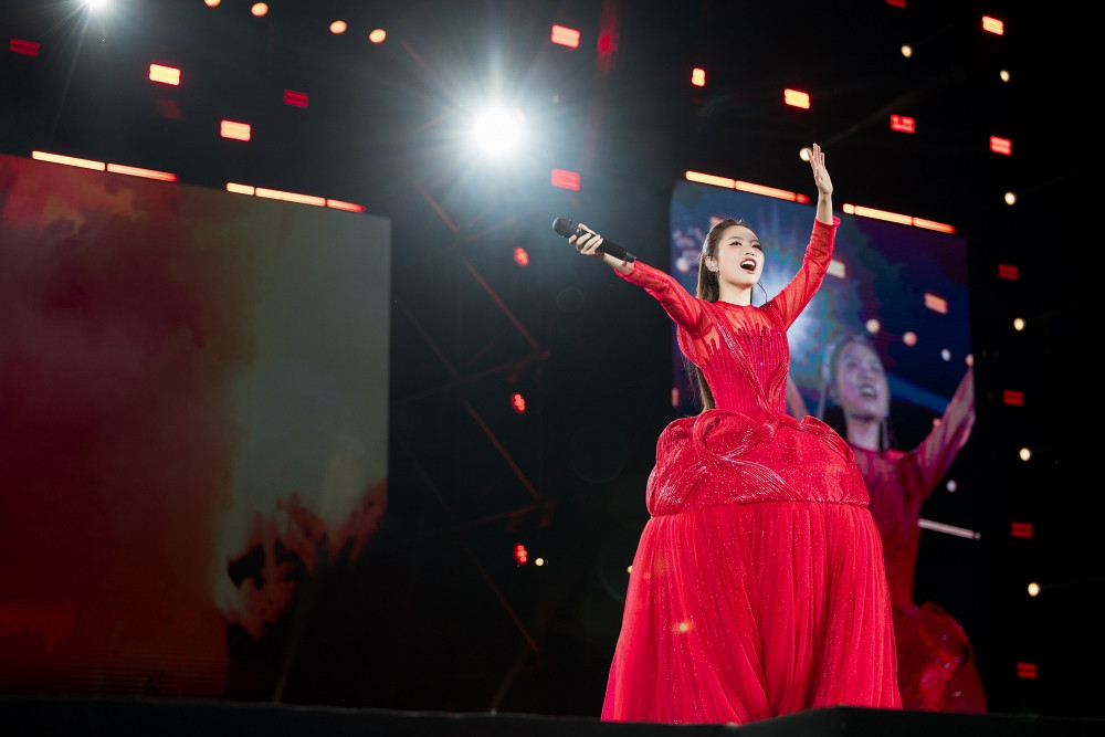 phuong my chi 11.jpg