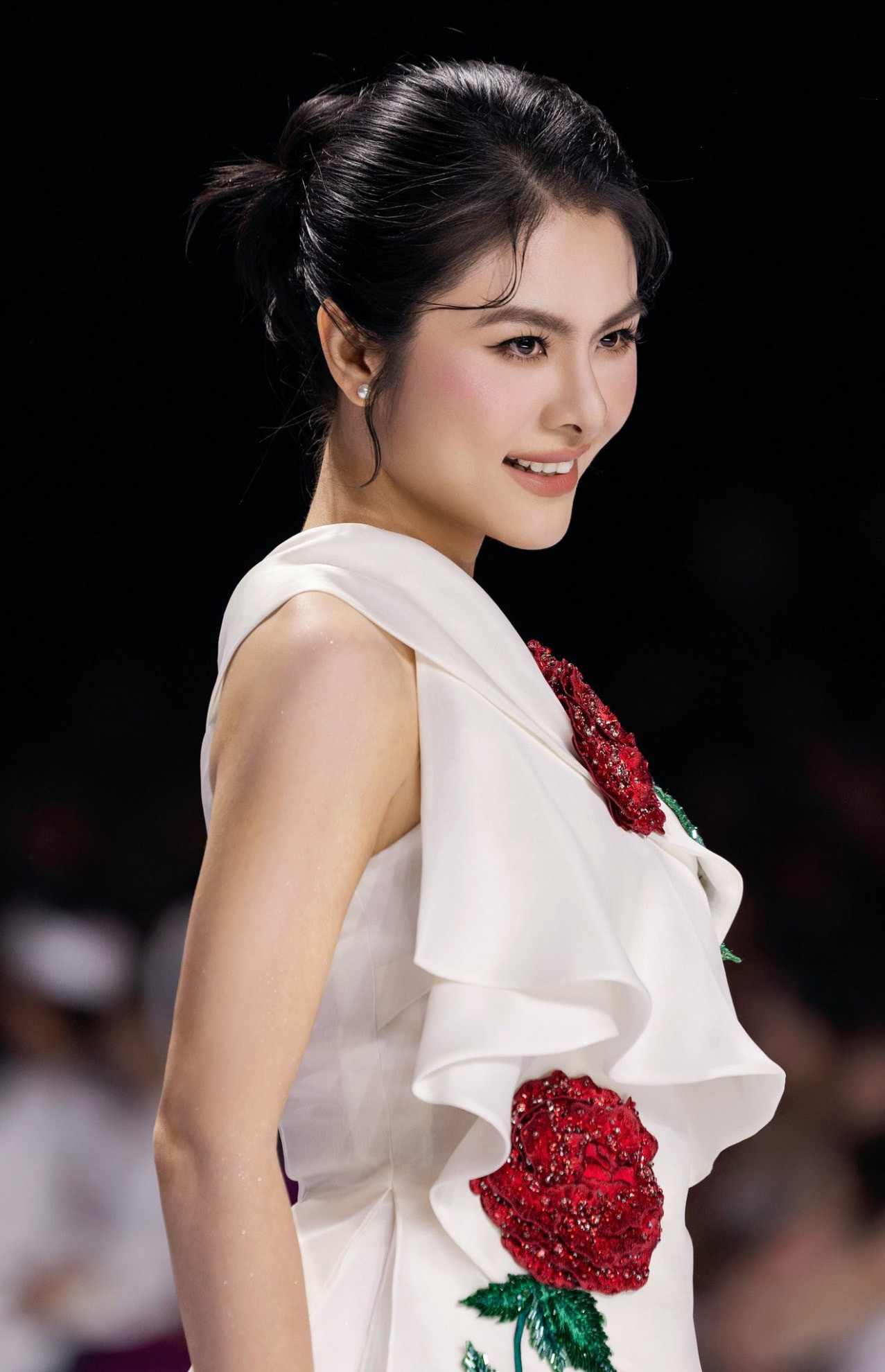 Tổ ấm hạnh phúc của diễn viên Vân Trang sau 10 năm kết hôn - Ảnh 1.