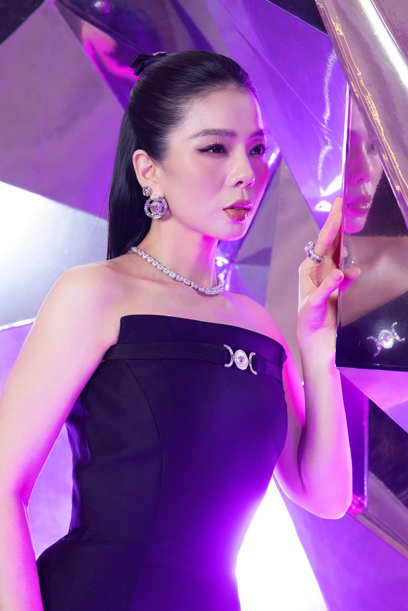 Tranh Cãi Lệ Quyên Văng Tục, Đốp Chát Với Khán Giả Le-Quyen-3.Jpg