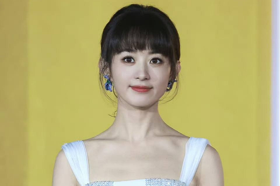 Triệu Lệ Dĩnh 'gây bão' cõi mạng với vẻ đẹp khó tin ở tuổi U40