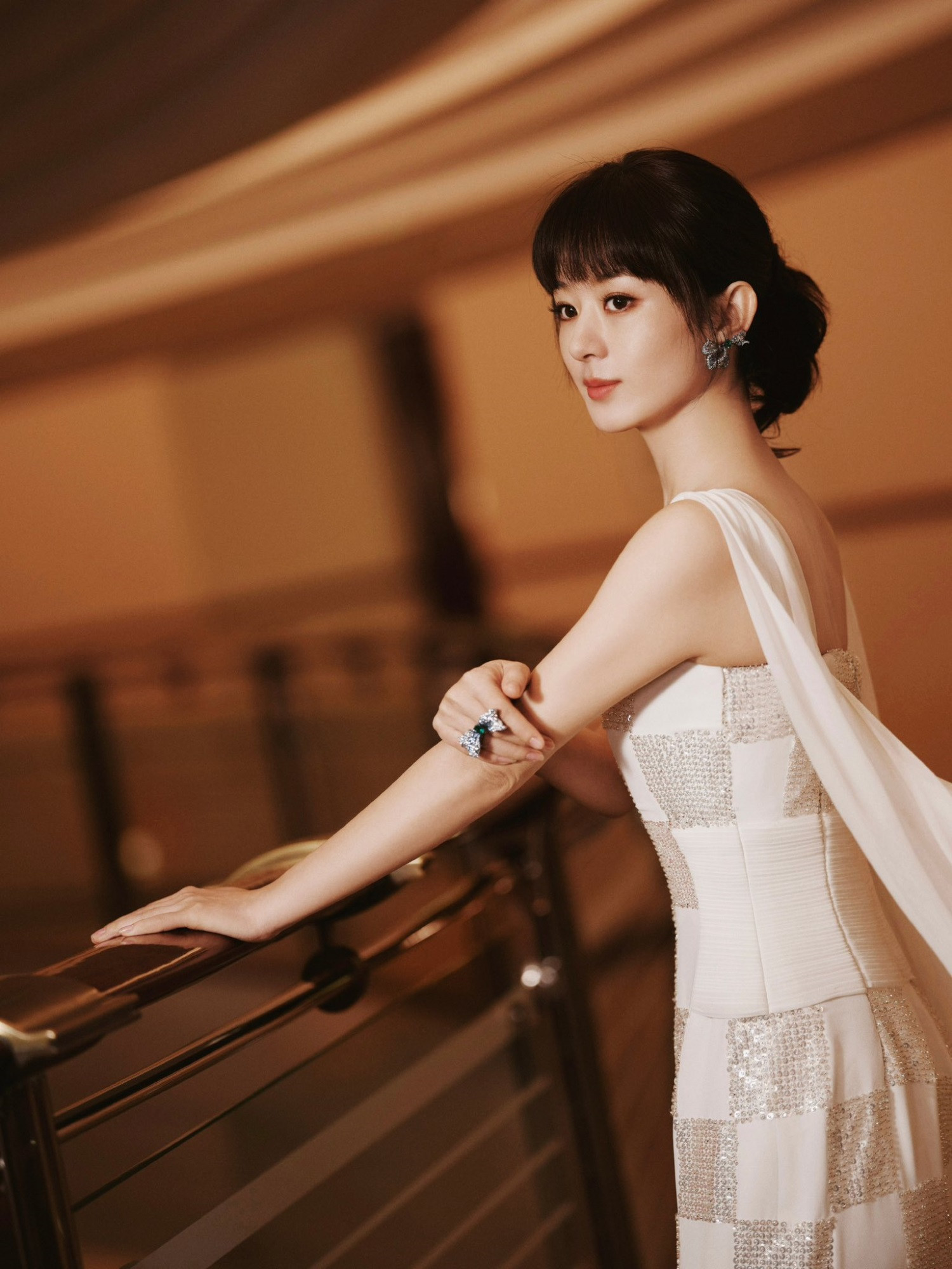 Triệu Lệ Dĩnh 'gây bão' cõi mạng với vẻ đẹp khó tin ở tuổi U40 - Ảnh 4