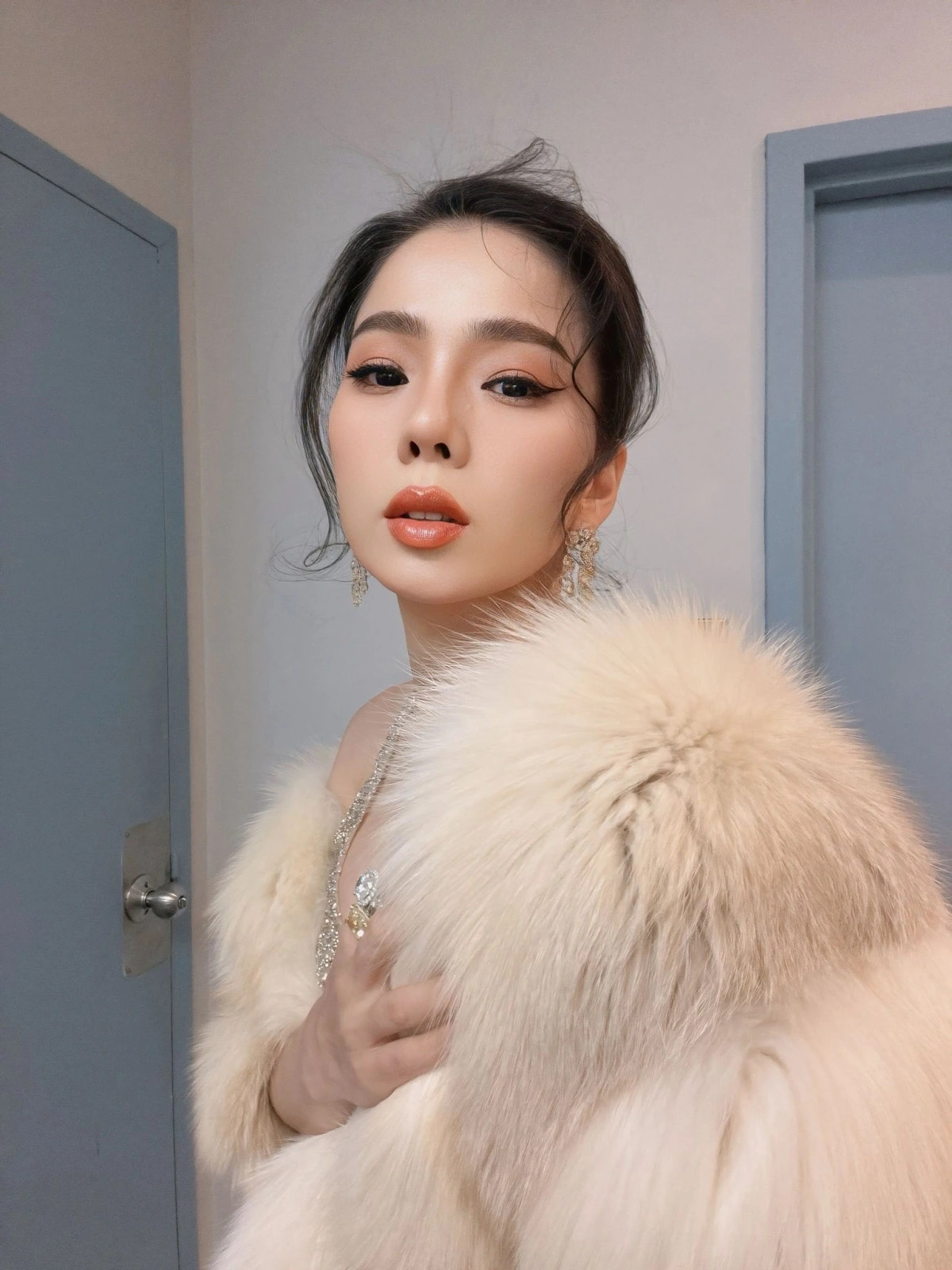 sao viet 12 1 le quyen len tieng phan tran sau loat binh luan tho tuc hinh anh 1