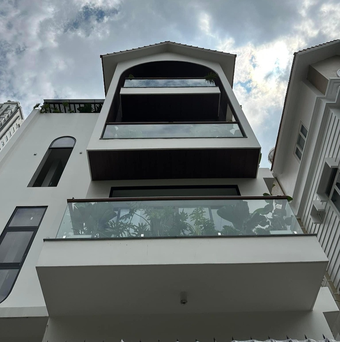 Biệt thự lộng lẫy của Vân Trang kỷ niệm ngày cưới đầy ý nghĩa - Ảnh 21.