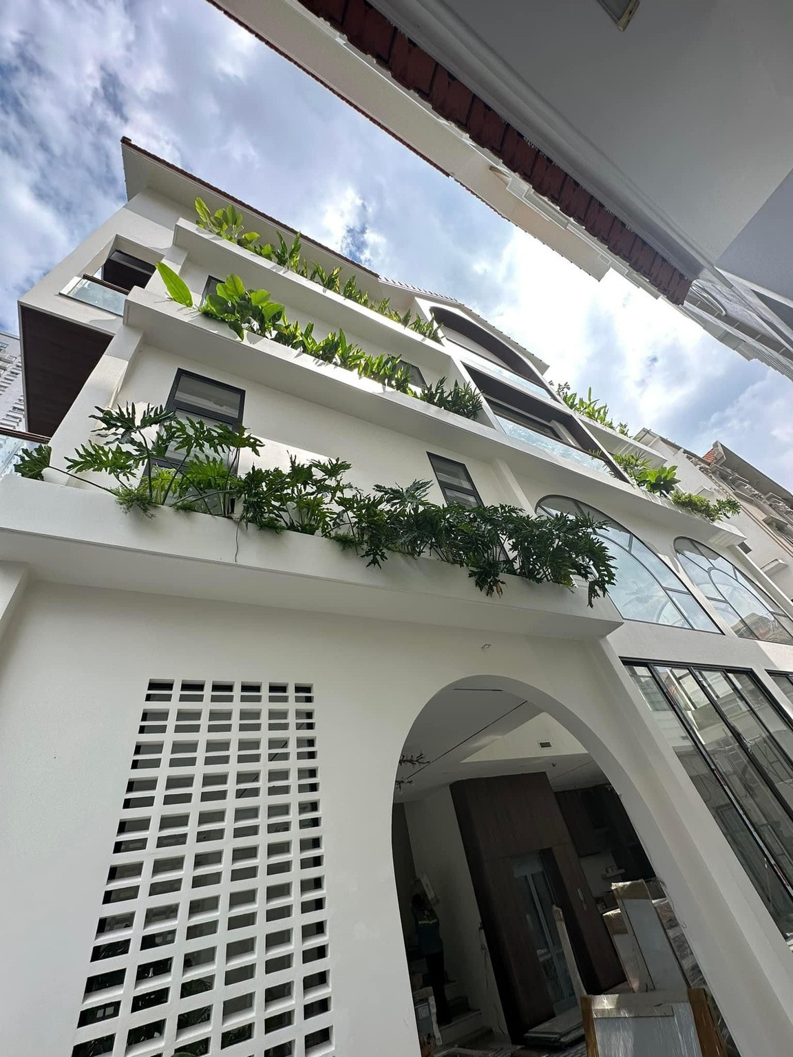 Biệt thự lộng lẫy của Vân Trang kỷ niệm ngày cưới đầy ý nghĩa - Ảnh 23.