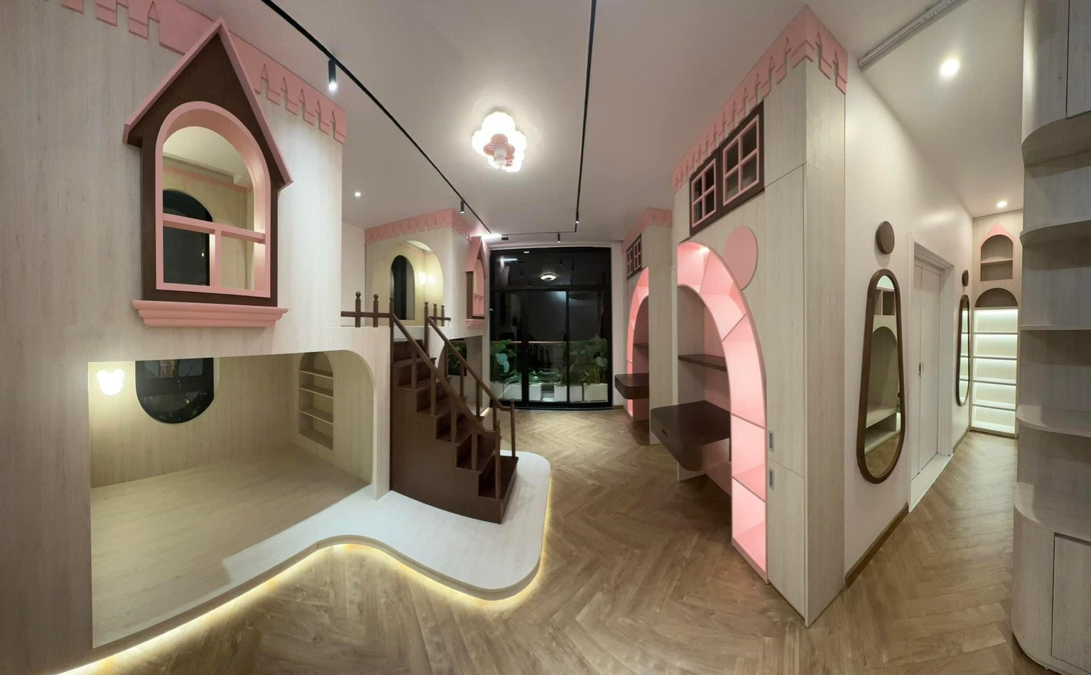 Biệt thự lộng lẫy của Vân Trang kỷ niệm ngày cưới đầy ý nghĩa - Ảnh 28.