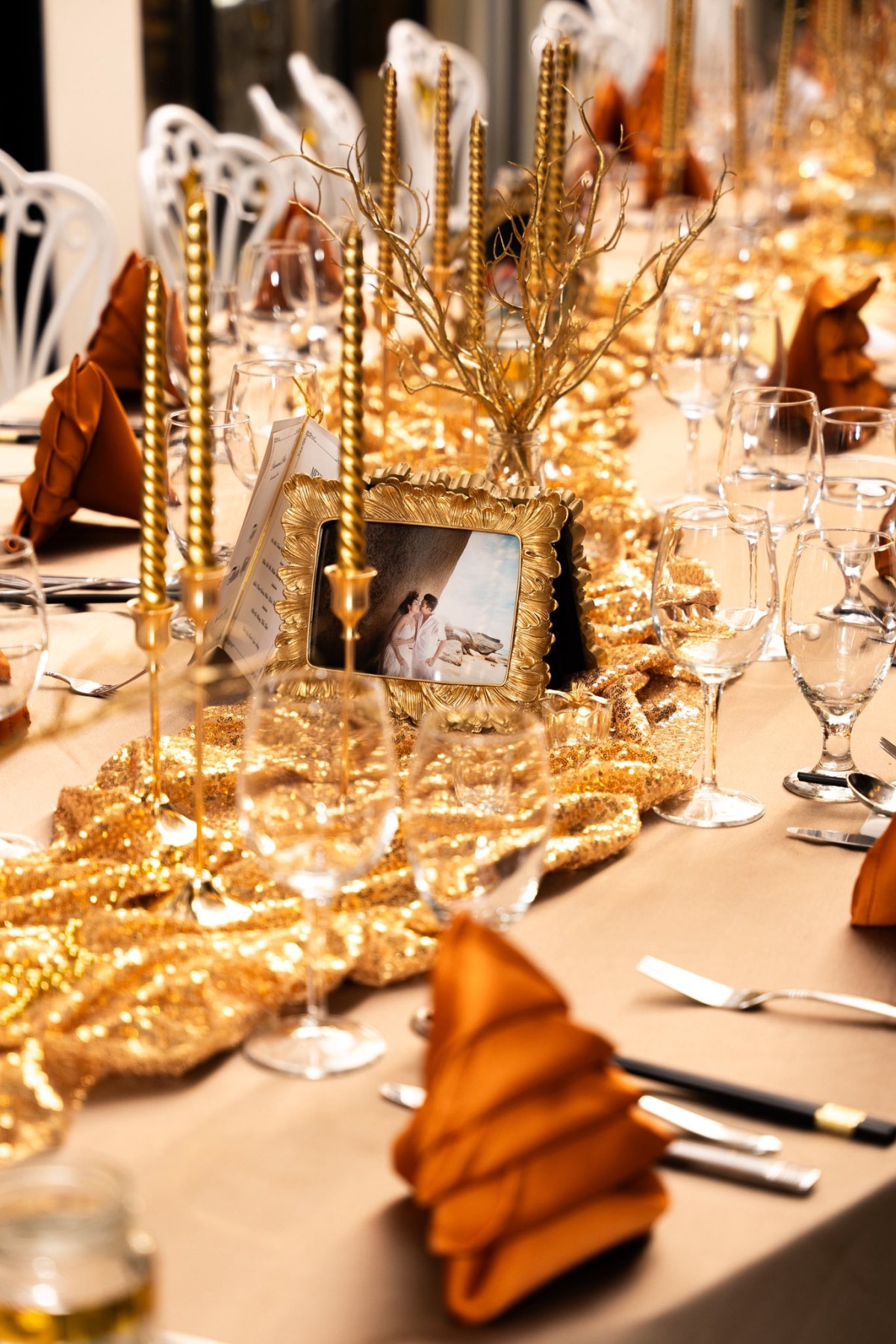 Biệt thự lộng lẫy của Vân Trang kỷ niệm ngày cưới đầy ý nghĩa - Ảnh 5.