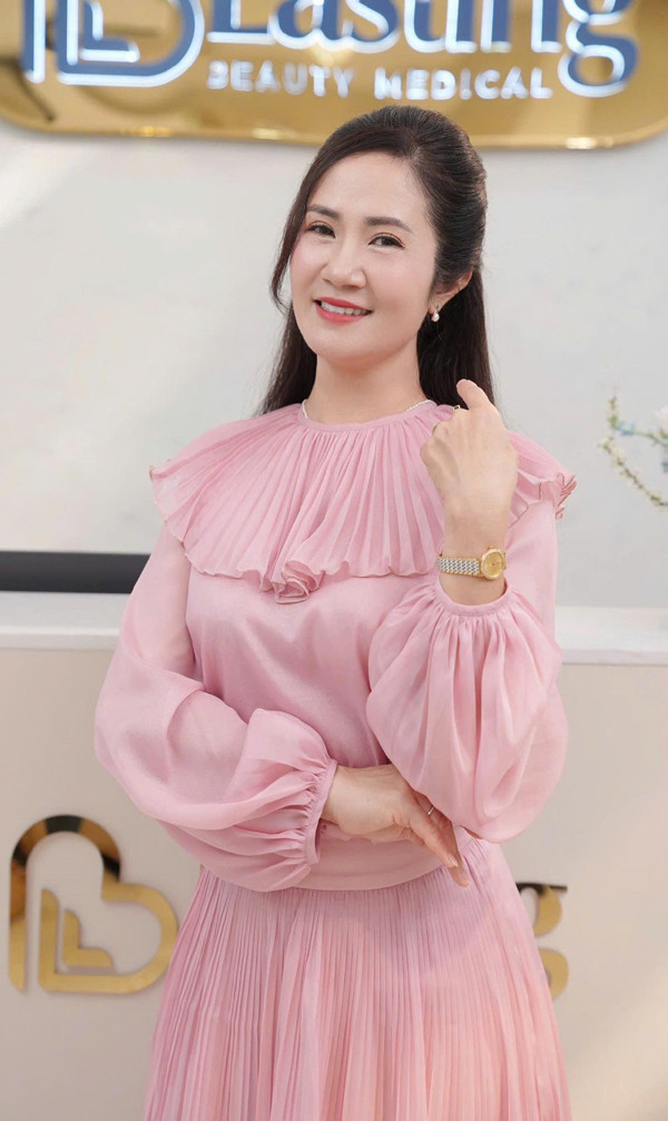 NSƯT Nguyệt Hằngcó sắc vóc đời thực ra sao? - Ảnh 5.