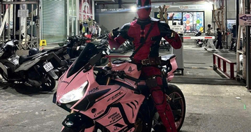 CSGT TPHCM vừa xử phạt người hóa trang 'siêu anh hùng'