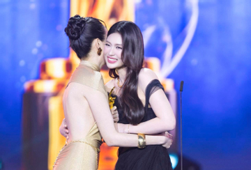 Khoảnh khắc 'gây bão' mạng xã hội của Hoa hậu Thanh Thủy và Đoàn Thiên Ân