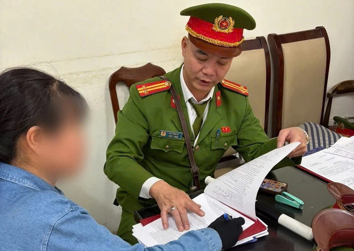 Người bán hàng rong bị tố định