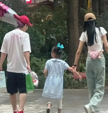 Rộ tin Ngô Thiến 'gương vỡ lại lành' với chồng cũ, fan bất ngờ đòi 'thoát fan' - Ảnh 2