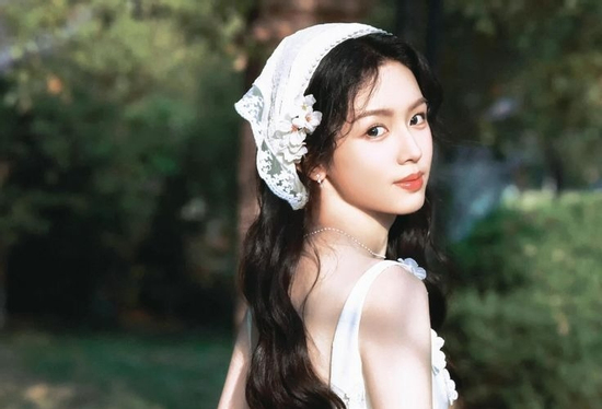 Tử vi thứ Năm 15/1/2026 của 12 con giáp: Dần - Dậu sự nghiệp hưng thịnh, tiền tài tăng vọt