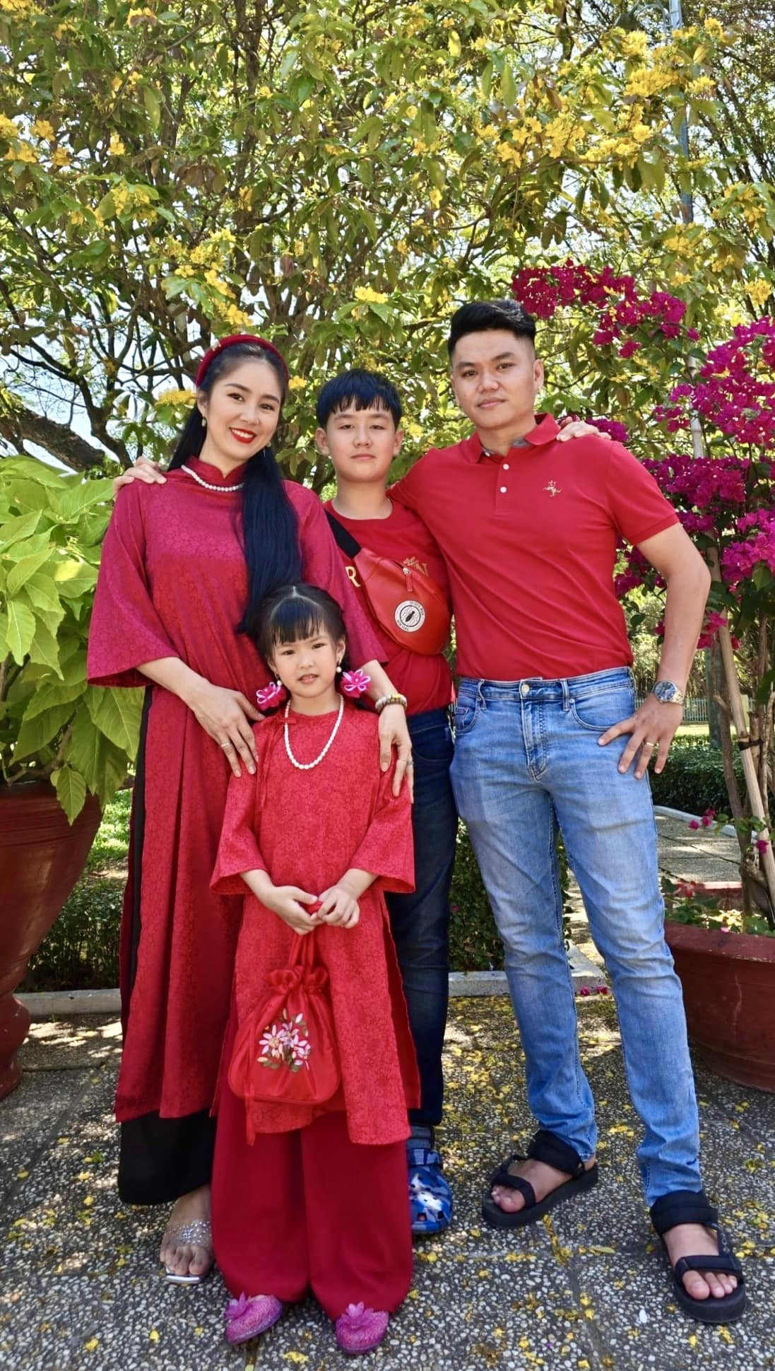 Lê Phương nhận giải thưởng Ngôi sao xanh , chồng kém tuổi Trung Kiên chúc mừng - Ảnh 4.