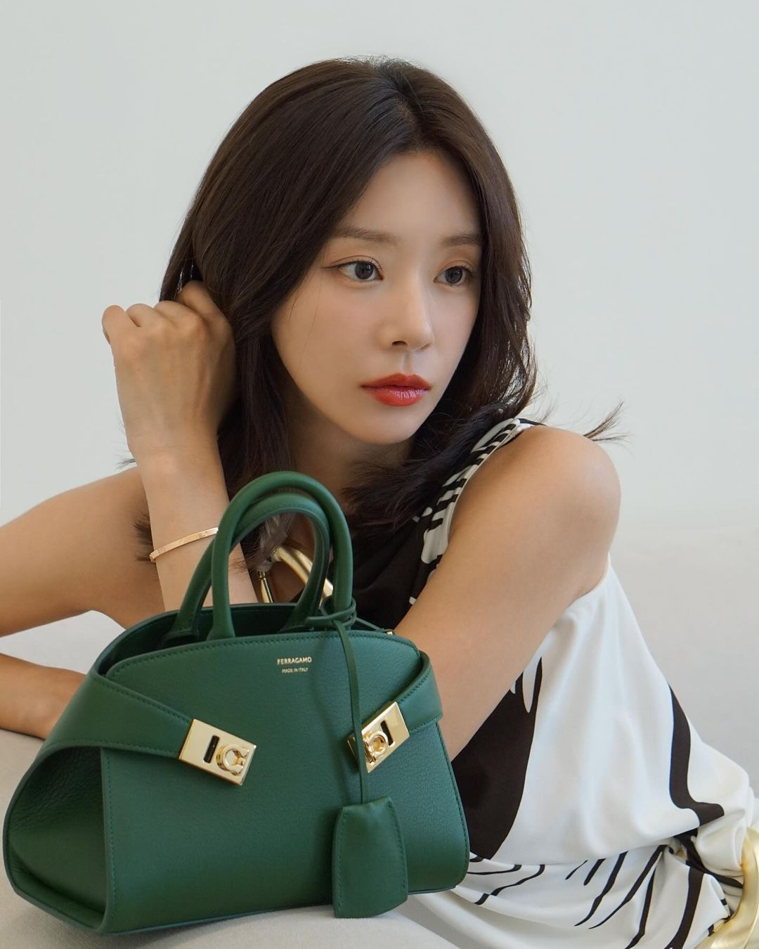 harper bazaar phim va chuong tri