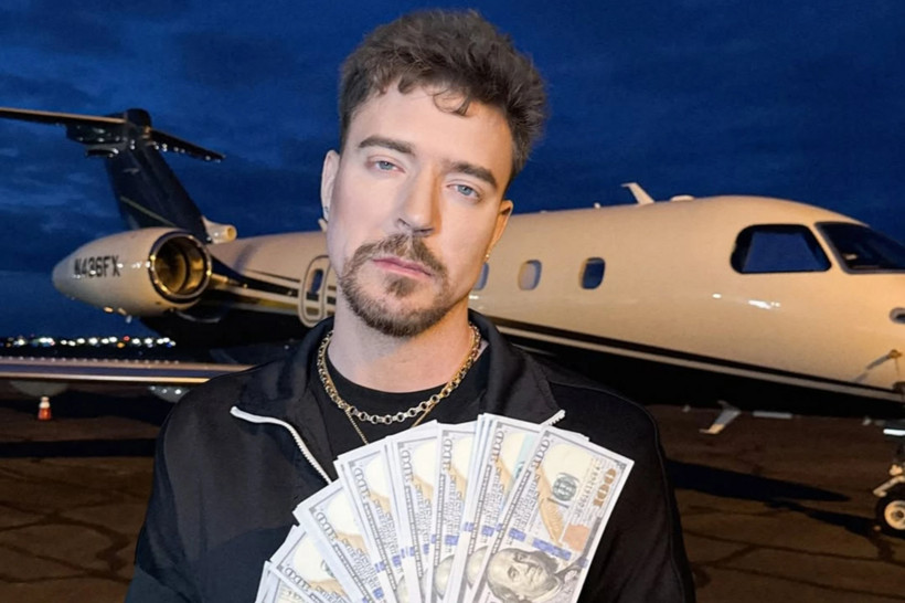 Jimmy Donaldson, hay còn được biết đến với biệt danh MrBeast, hiện là nhà sáng tạo nội dung thành công nhất trên nền tảng YouTube với khoảng 460 triệu người đăng ký.