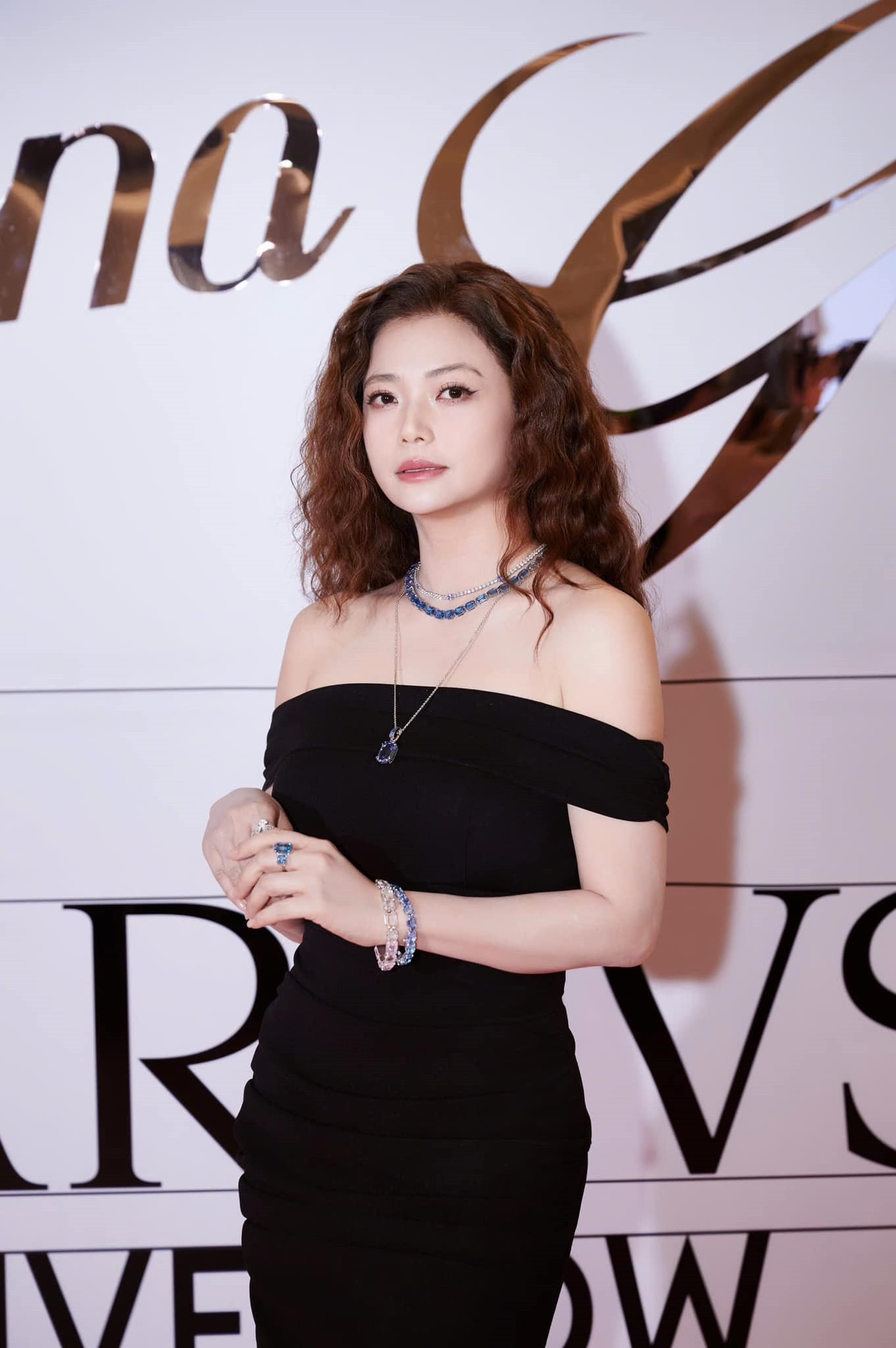 Mỹ nhân hot nhất phim giờ vàng VTV: Khoe sắc vóc đáng ngưỡng mộ ở tuổi 45 - Ảnh 4.