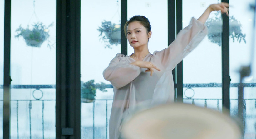 Mỹ nhân hot nhất phim giờ vàng VTV: Khoe sắc vóc đáng ngưỡng mộ ở tuổi 45 - Ảnh 1.