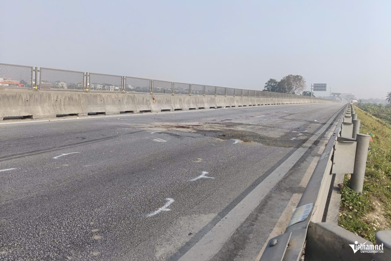 W-a6Hiện trường vụ tai liên hoàn.jpg