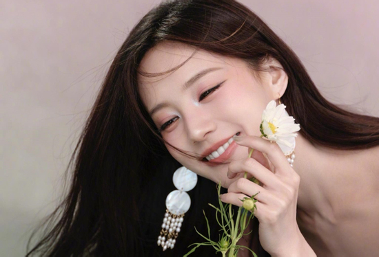 Cuối ngày hôm nay (15/1/2026), 3 con giáp có mệnh giàu sang bất ngờ, nhận được khoản tiền 'từ trên trời rơi xuống'