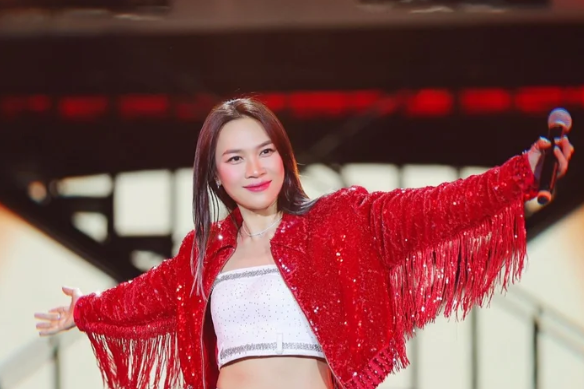 Mỹ Tâm Và Mai Tài Phến Lộ Khoảnh Khắc Thân Mật Khiến Fan Bất Ngờ Mỹ Tâm Bất Ngờ Đưa Ra Cảnh Báo Khẩn Trên Trang Cá Nhân