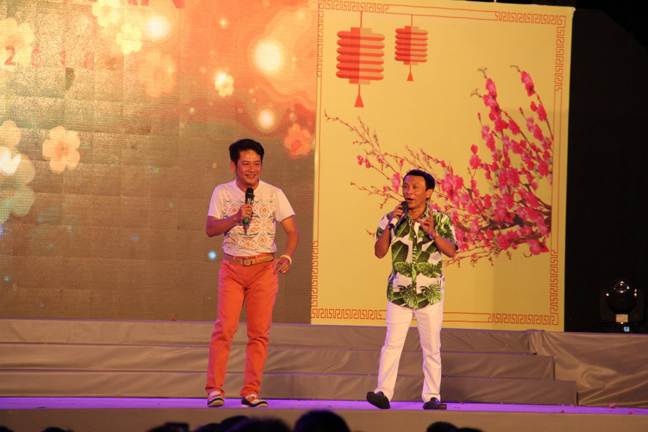 Nghệ sĩ Tấn Beo khóc trong tiệc mừng tuổi 60 - Ảnh 3.