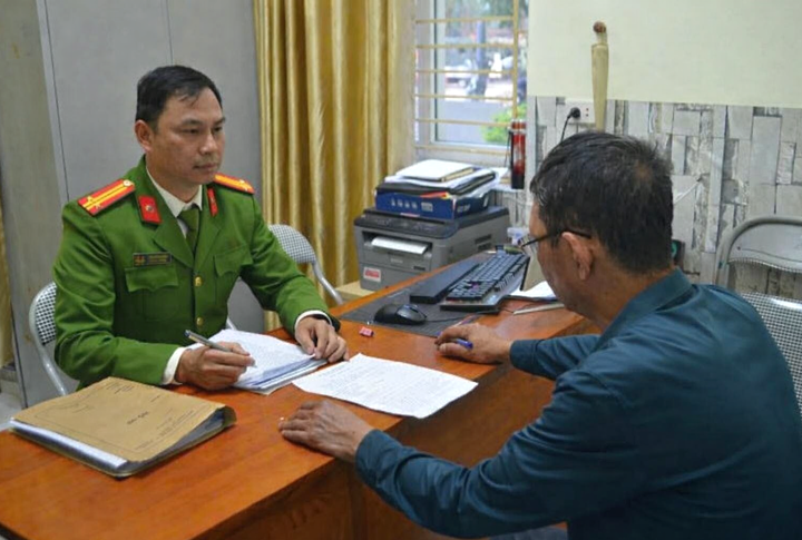 Đối tượng Nguyễn Văn Sơn tại Cơ quan Công an. (Ảnh: Báo Nghệ An)