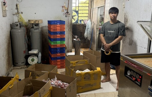 Bên trong các cơ sở chế biến thịt nai, dê, nhím, đà điểu giả ở TPHCM