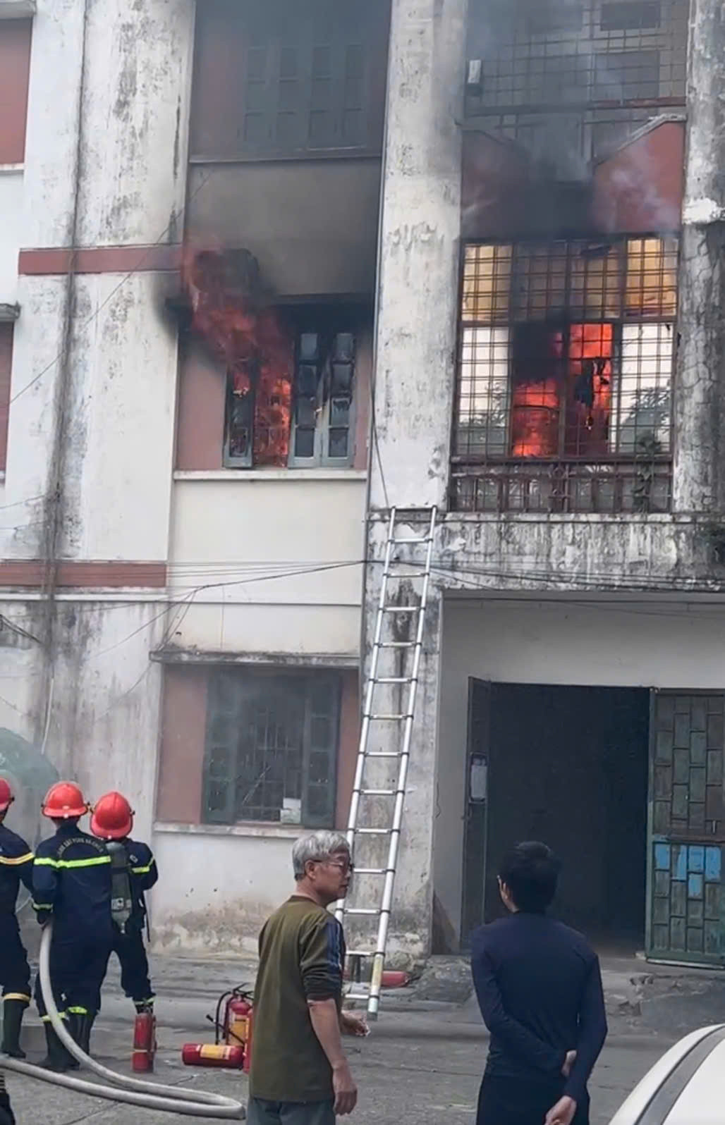 cháy 1.jpg