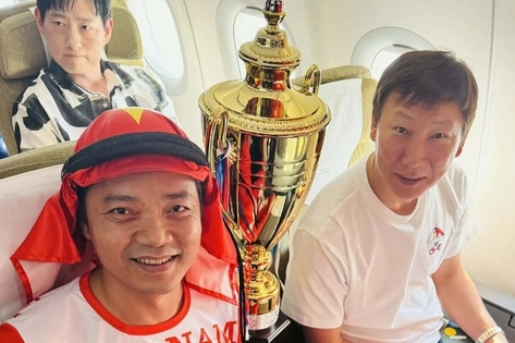 'Cổ động viên chịu chi bậc nhất': Chi 150 triệu bay sang Saudi Arabia cổ vũ U23 Việt Nam